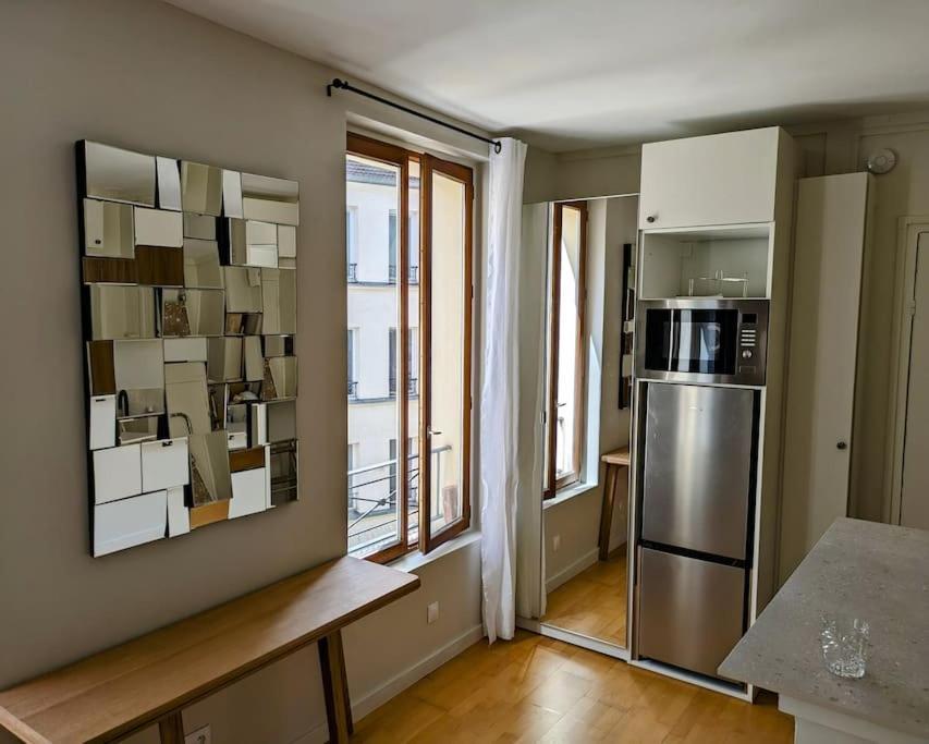Studio Calme Et Ensoleille Entierement Renove Paris Luaran gambar