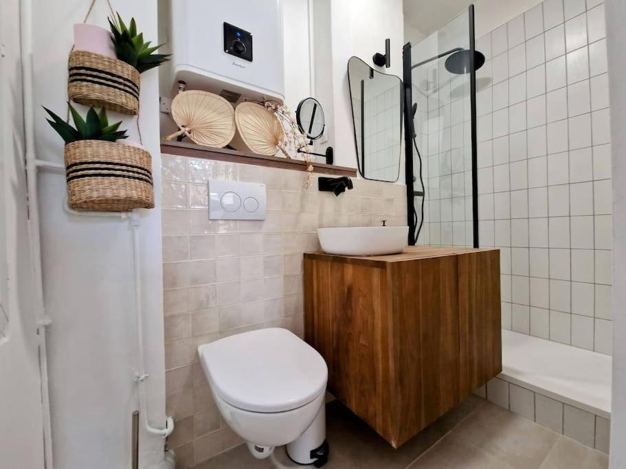 Studio Calme Et Ensoleille Entierement Renove Paris Luaran gambar