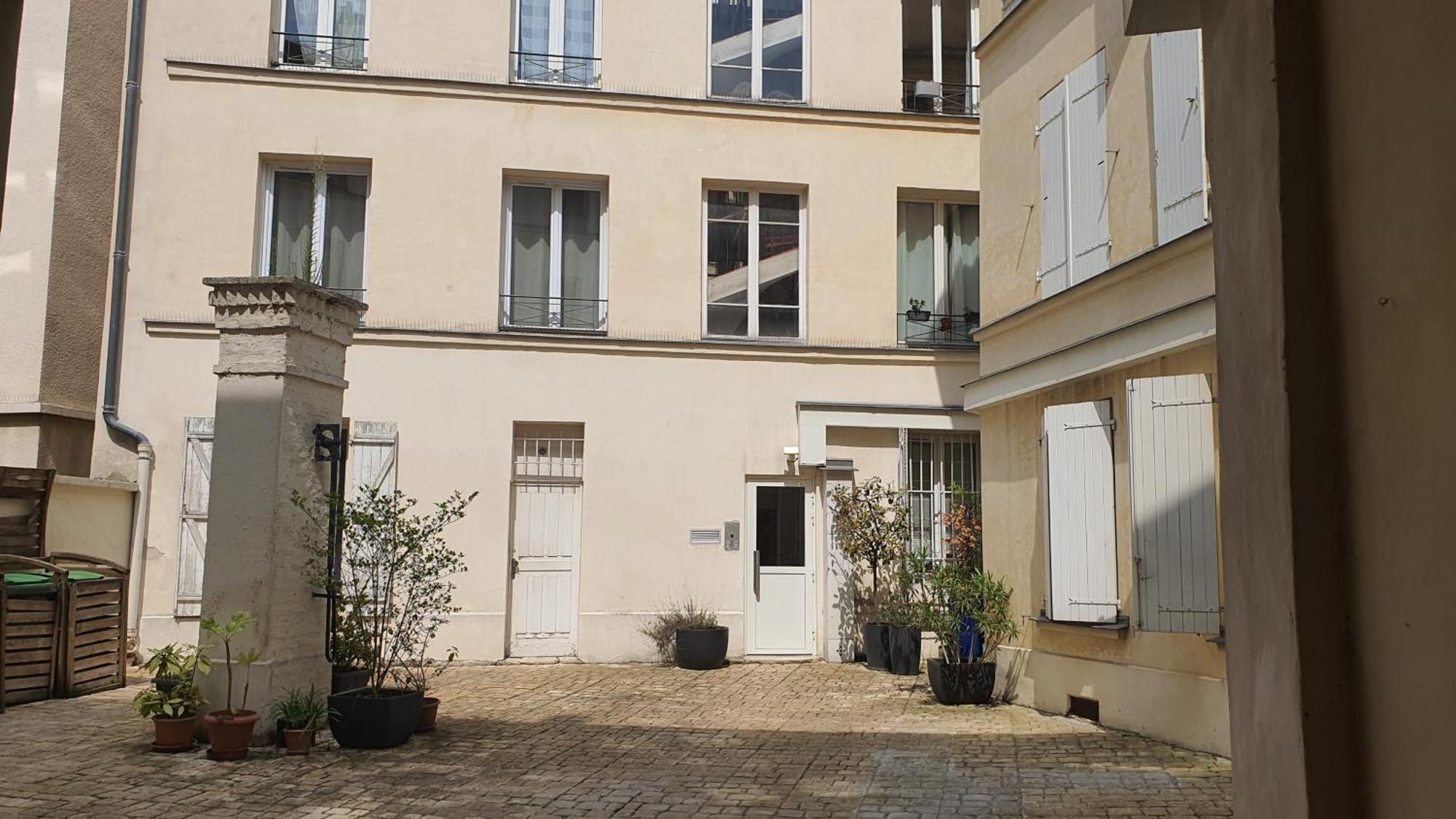Studio Calme Et Ensoleille Entierement Renove Paris Luaran gambar